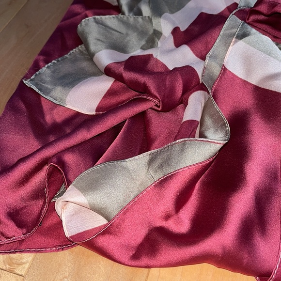 Scarf - Picture 2 of 6